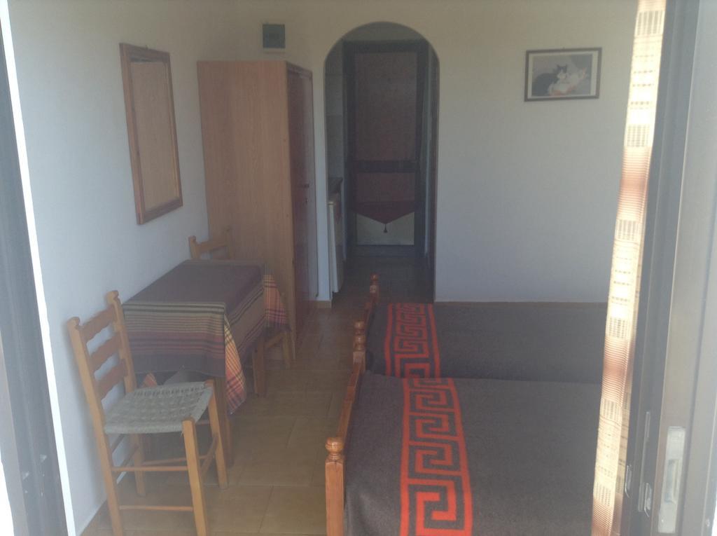Studio Stella Плакиас Номер фото