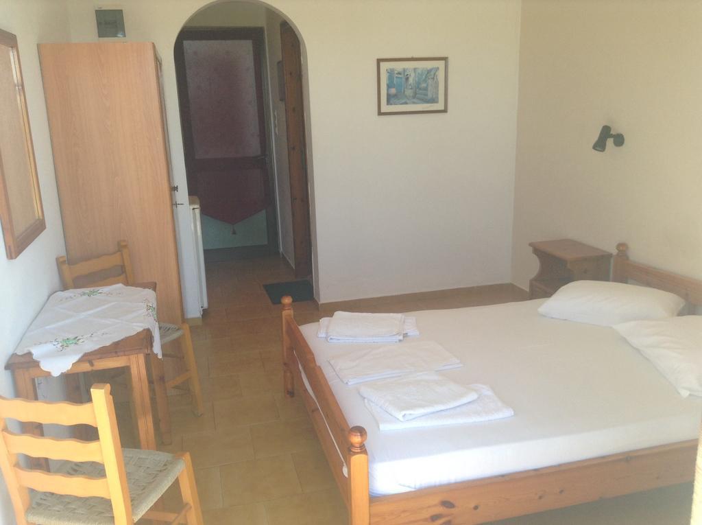 Studio Stella Плакиас Номер фото