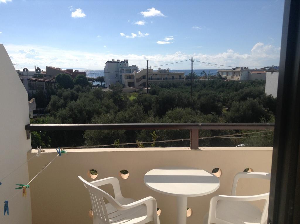 Studio Stella Плакиас Номер фото